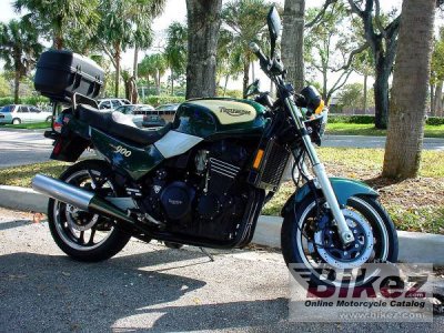 1995 Triumph Trident 900 photo